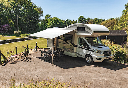 Coachbuilt Rv Rent a 6-seater coachbuilt motorhome - Evasia