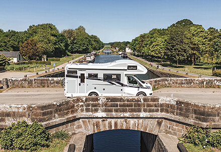 Rent a 6-seater coachbuilt motorhome - Evasia