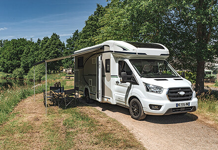 4 seater semi-integrated transverse bed